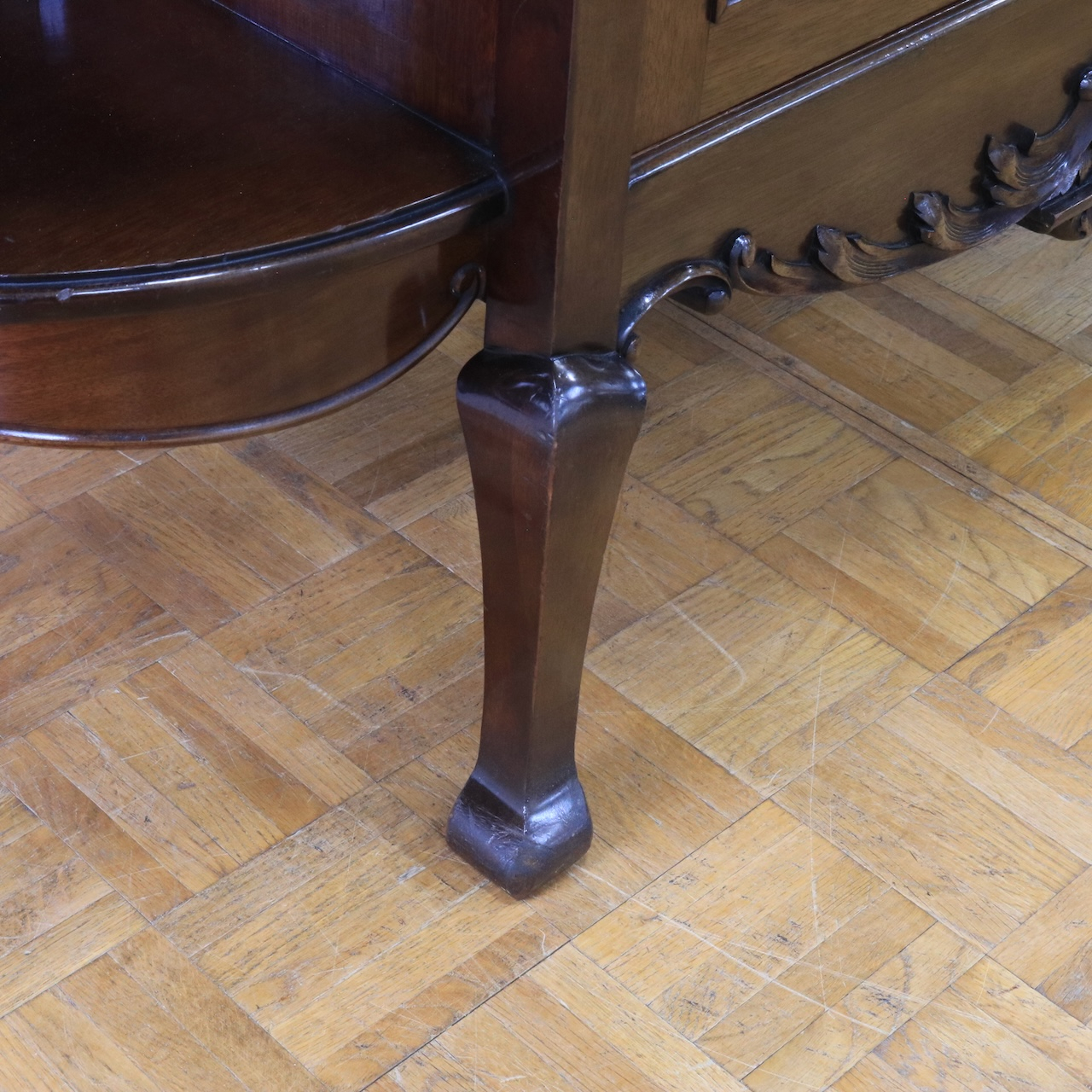 パーラーキャビネット