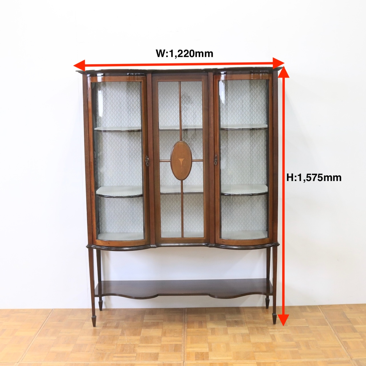 グラスキャビネット