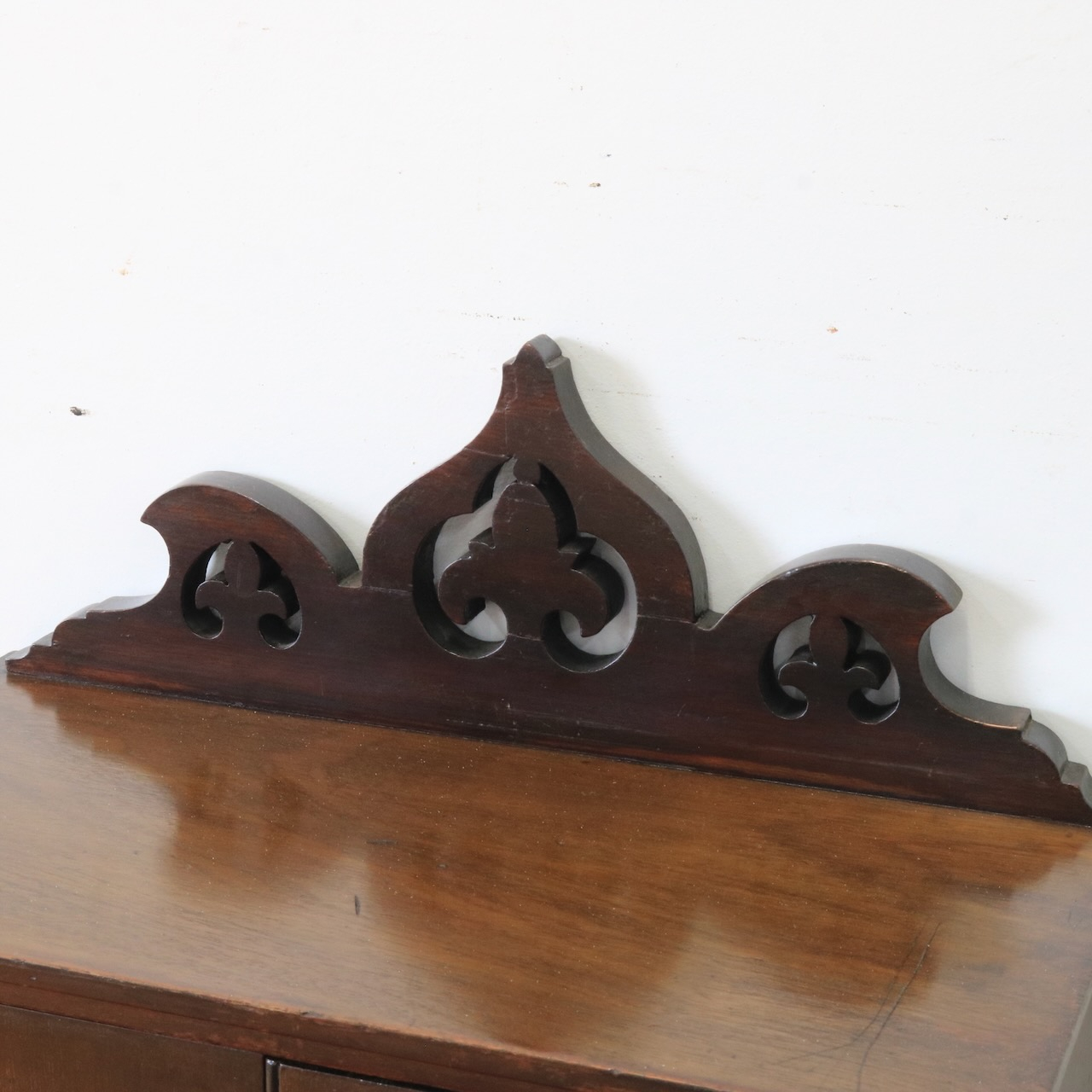 ドレッシングテーブル