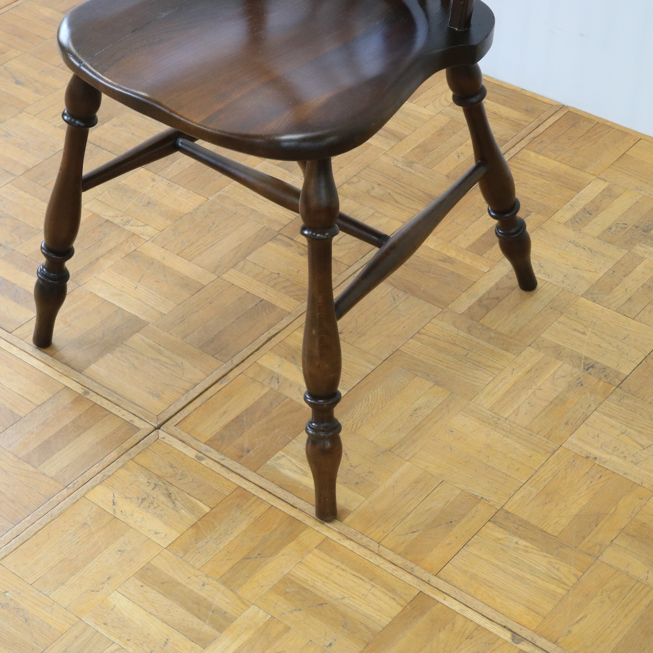 スピンドルチェアー