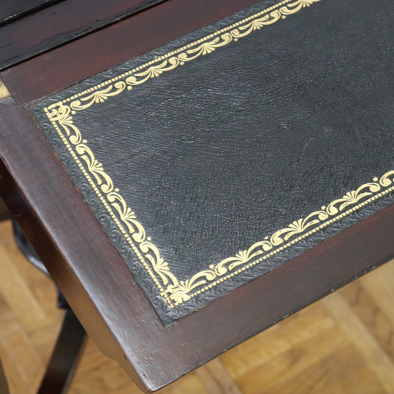 ライティングデスク