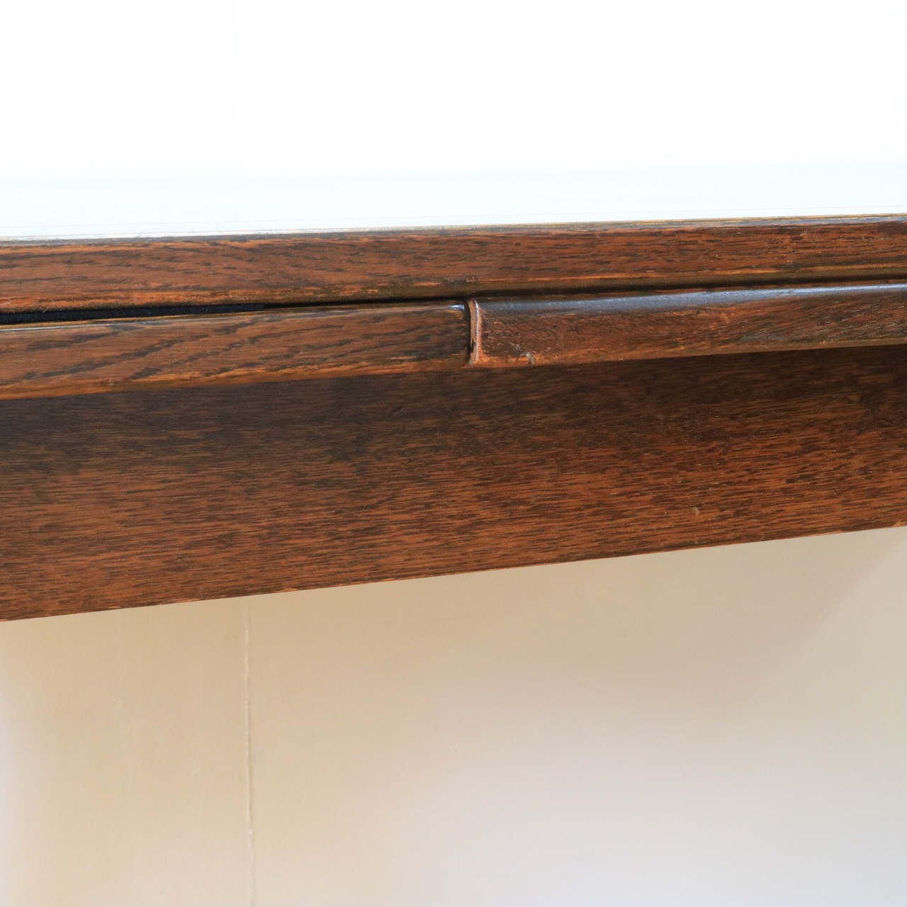 ドローリーフテーブル