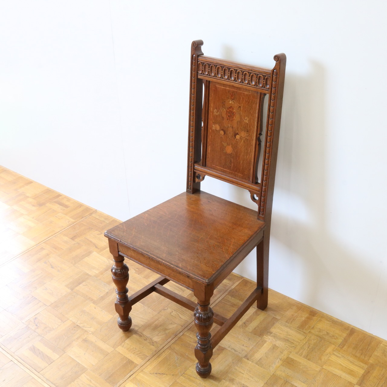 ホールチェアー