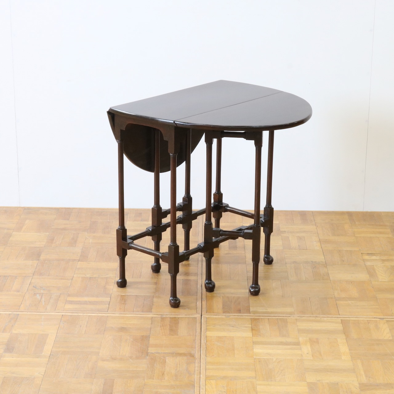 ゲートレッグテーブル