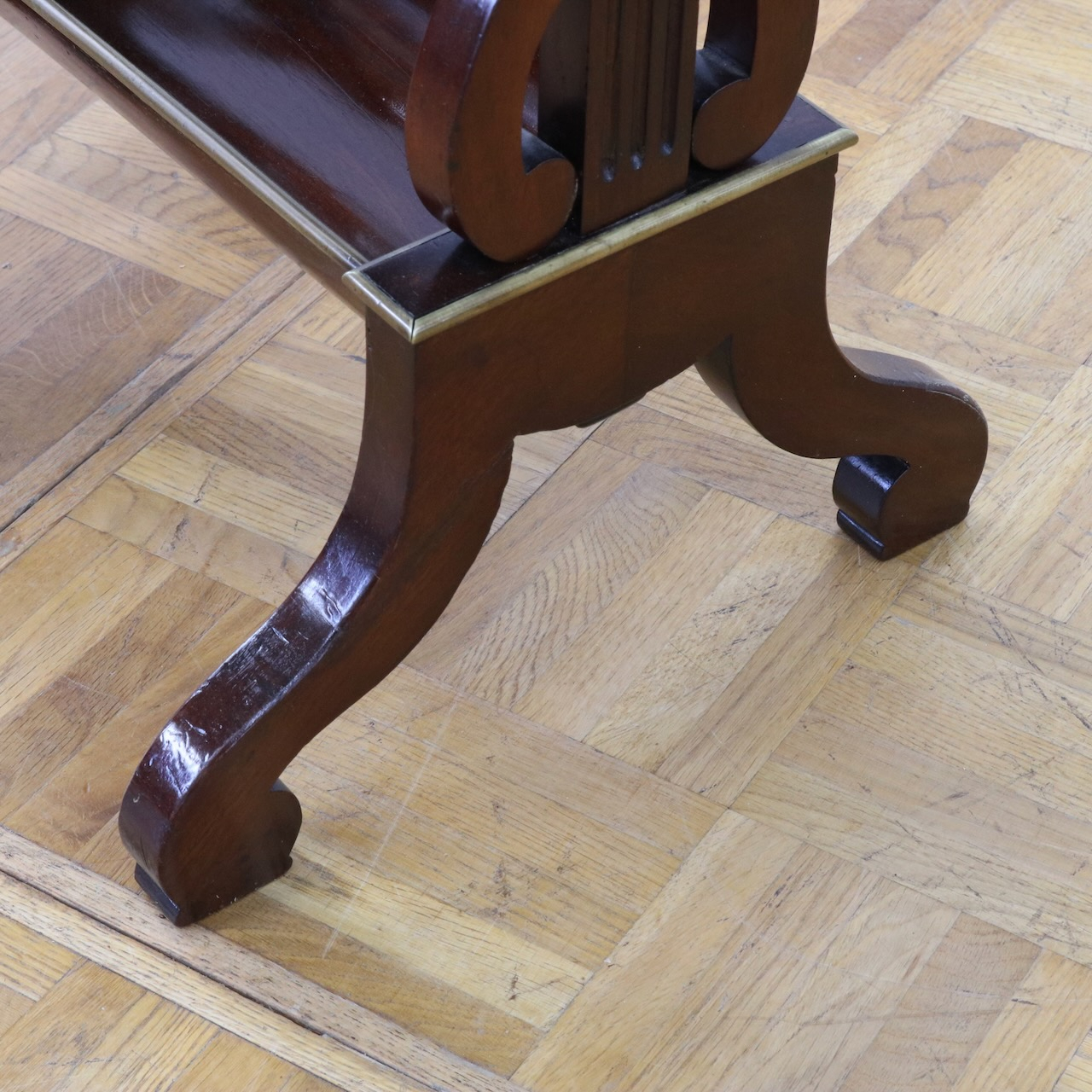 サイドテーブル