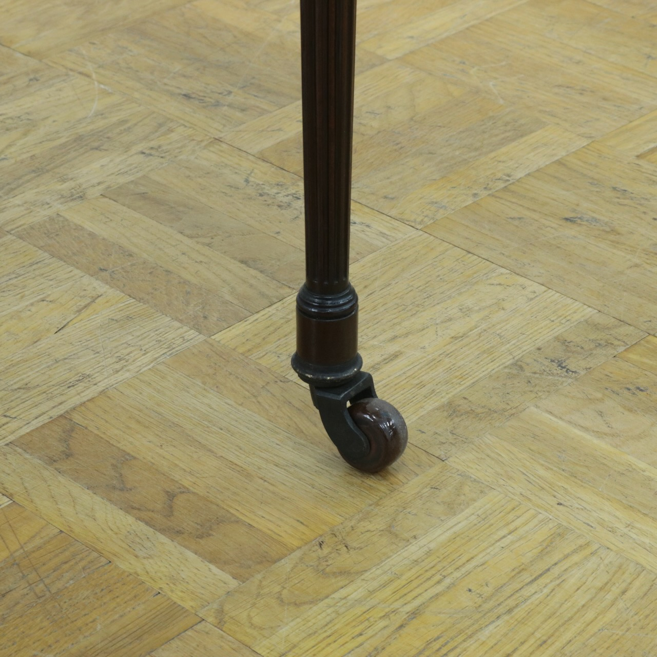 オケージョナルテーブル