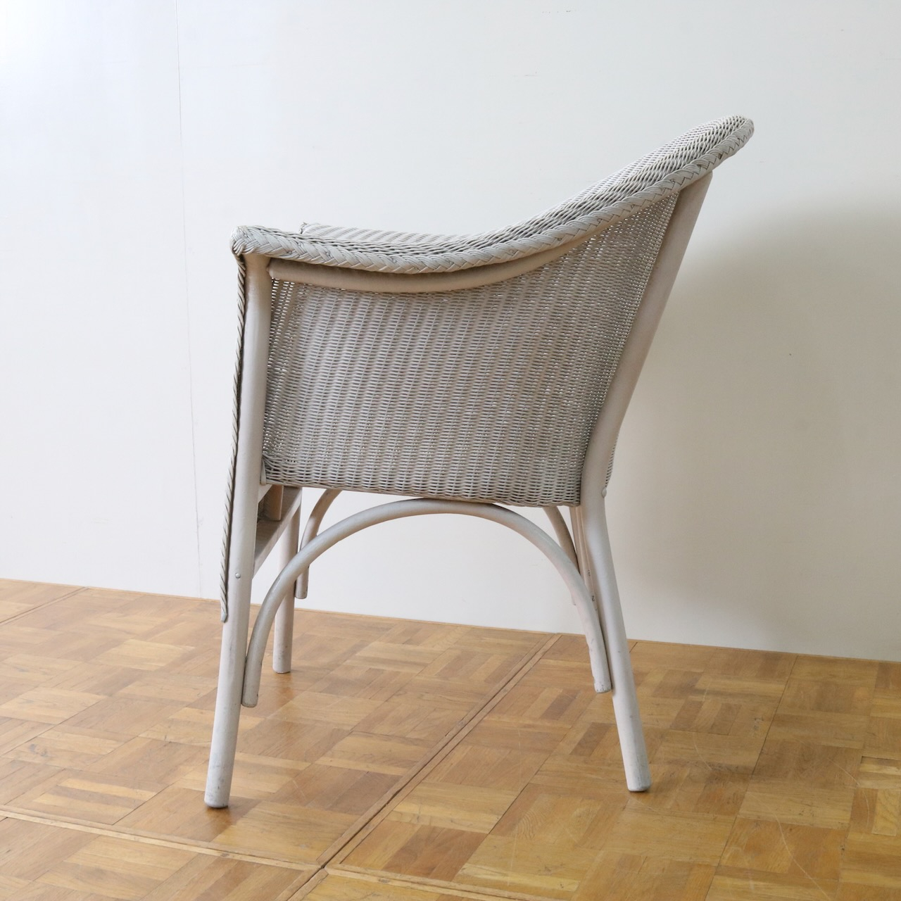 ロイドルームチェアー