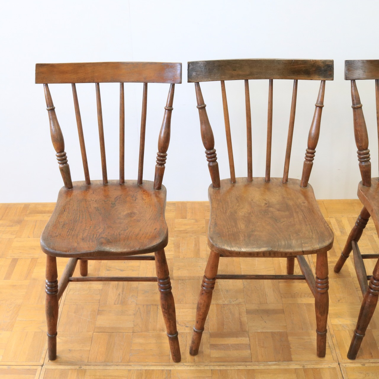 キッチンチェアー