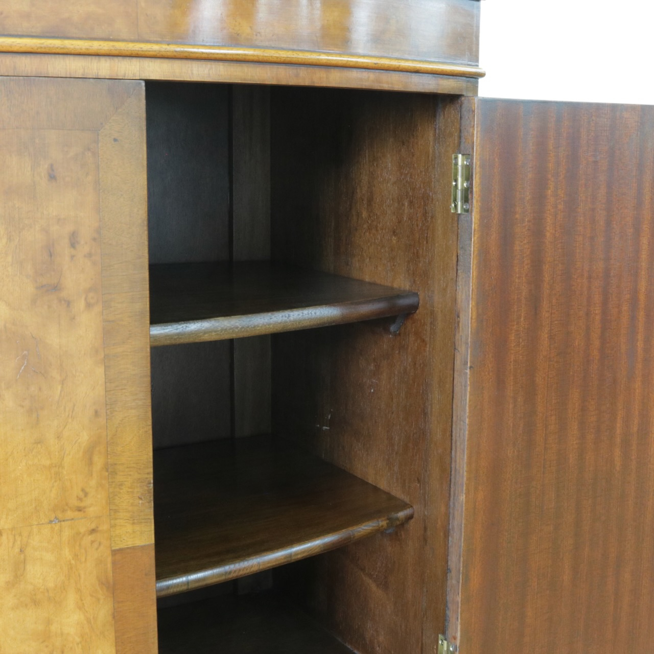 カップボードチェスト