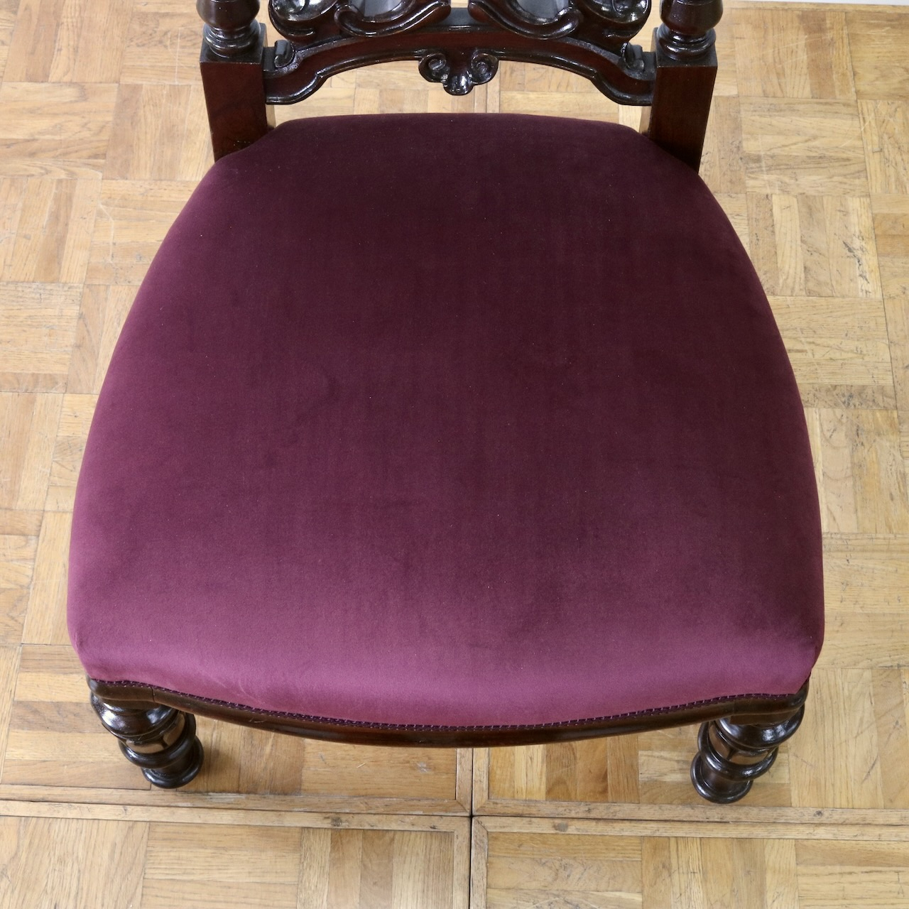 ナーシングチェアー