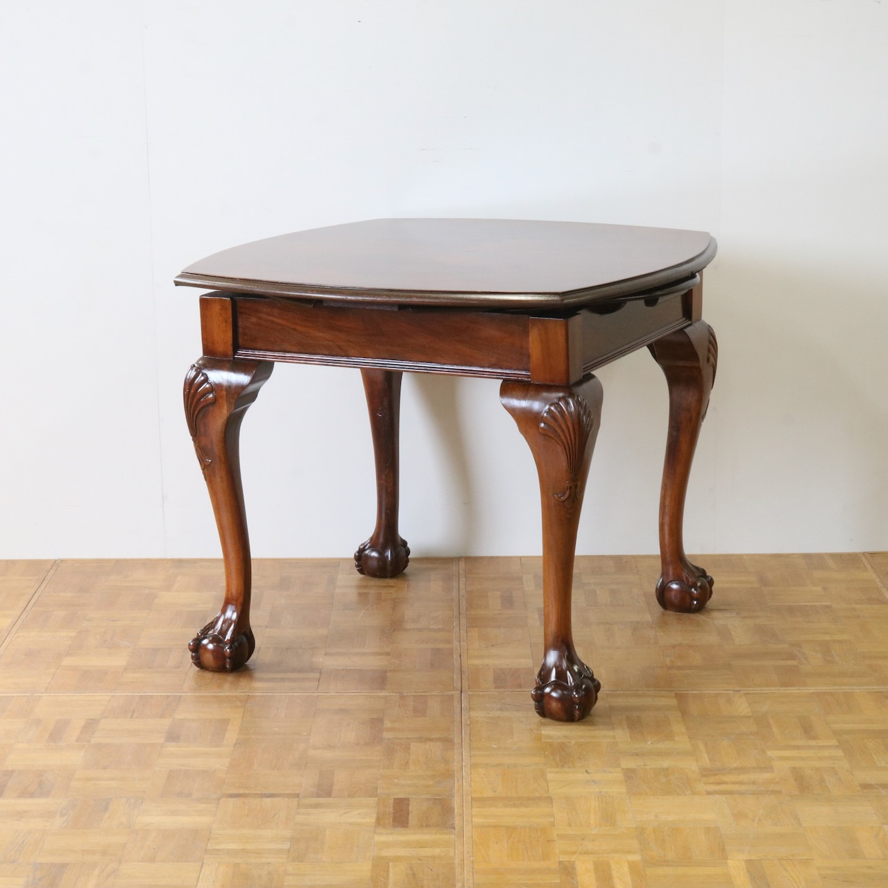 ドローリーフテーブル