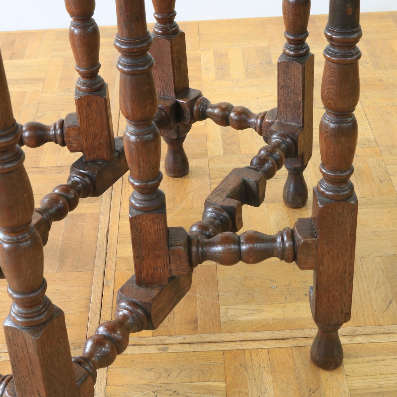 ゲートレッグテーブル