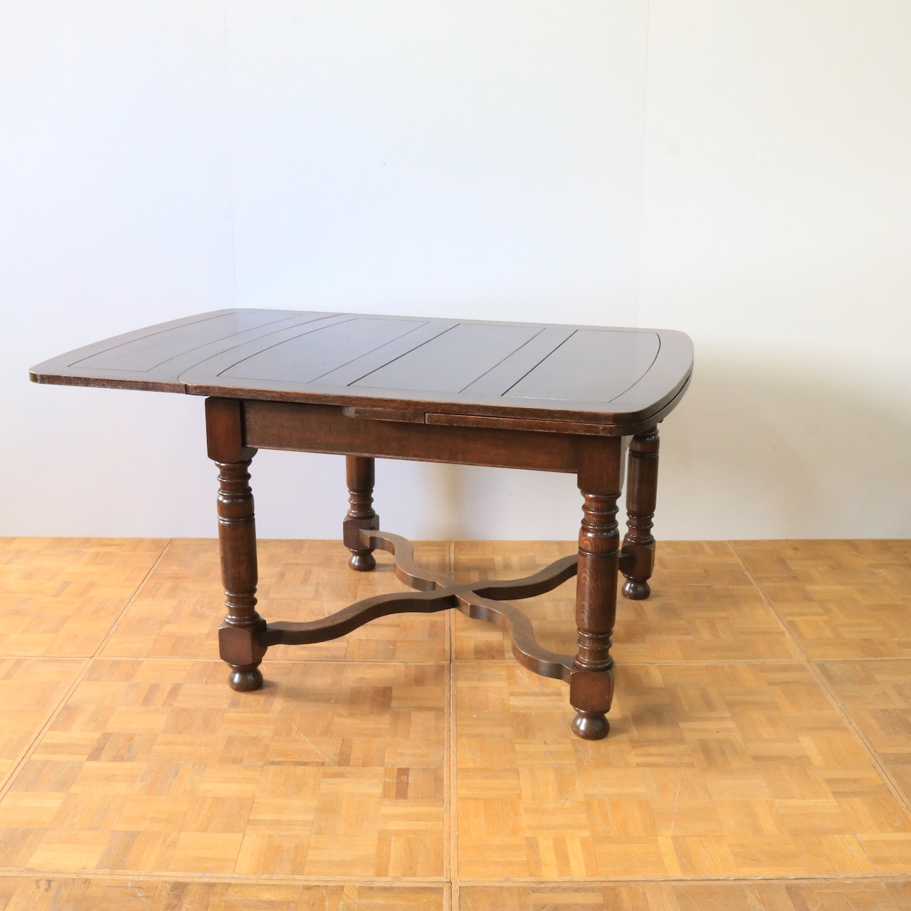 ドローリーフテーブル