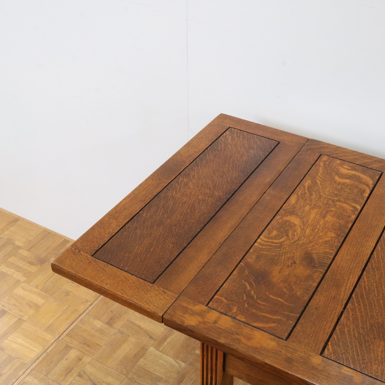 ドローリーフテーブル