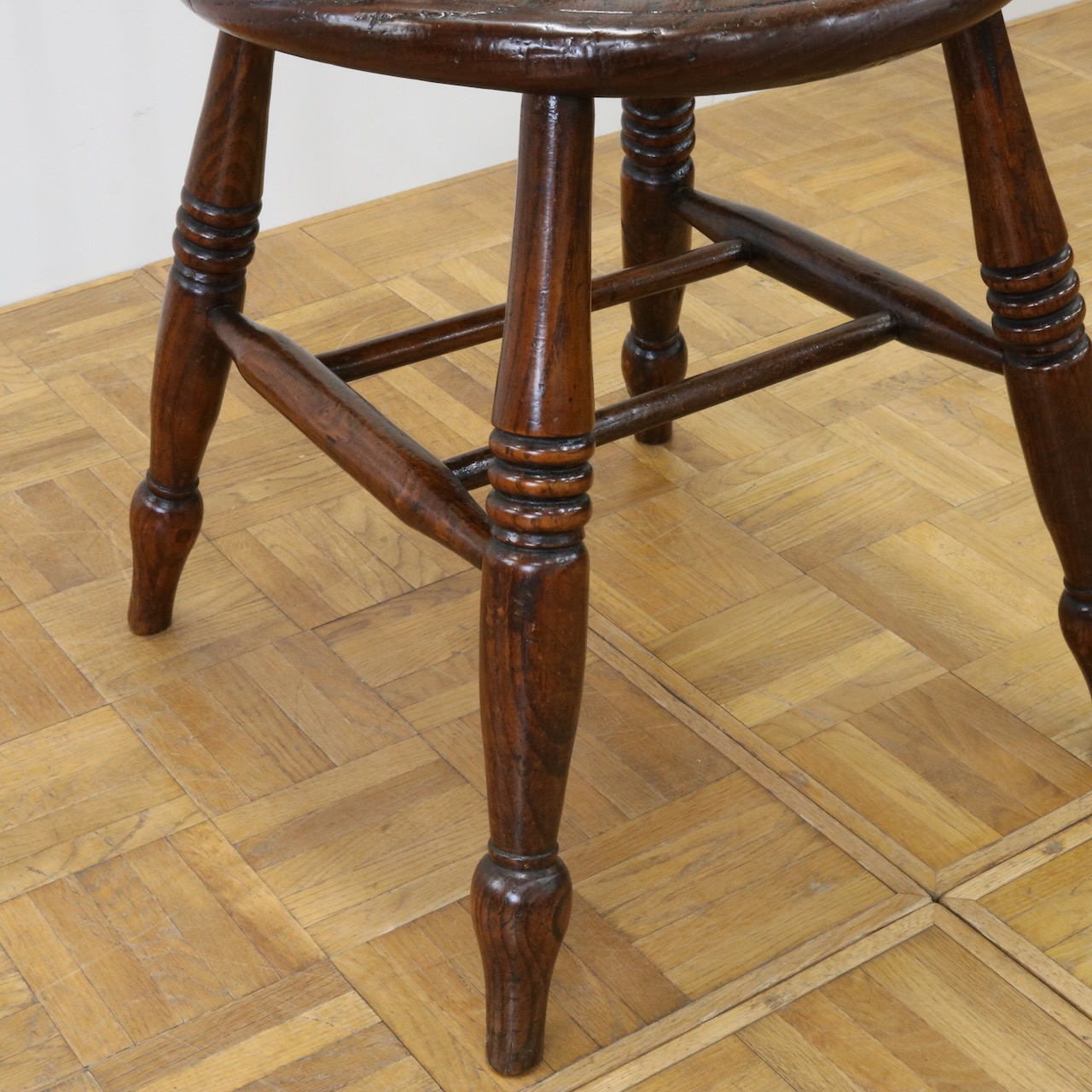 キッチンチェアー