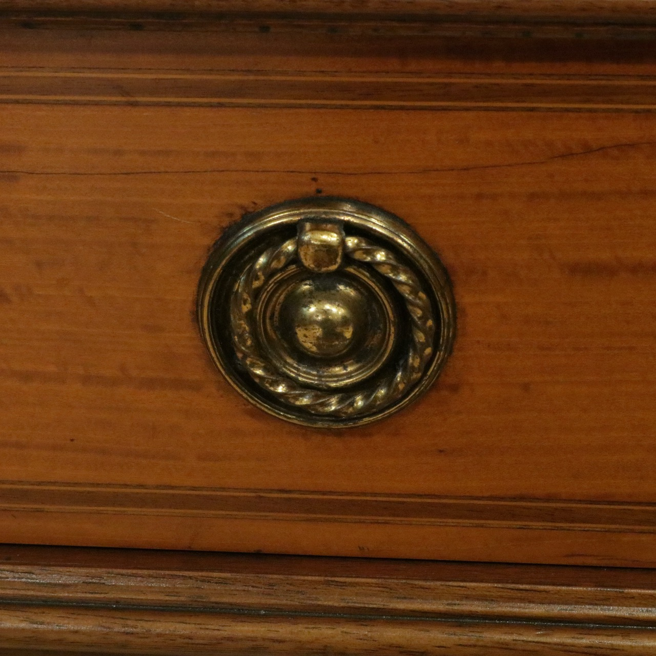 グラスキャビネット