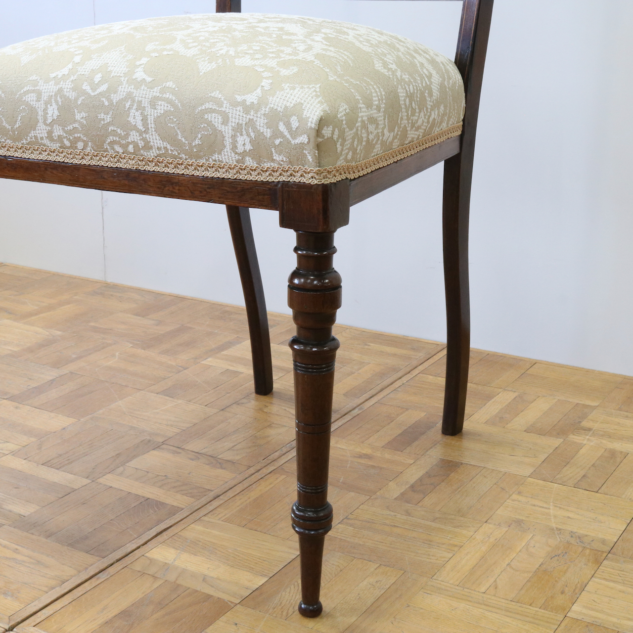 サイドチェアー