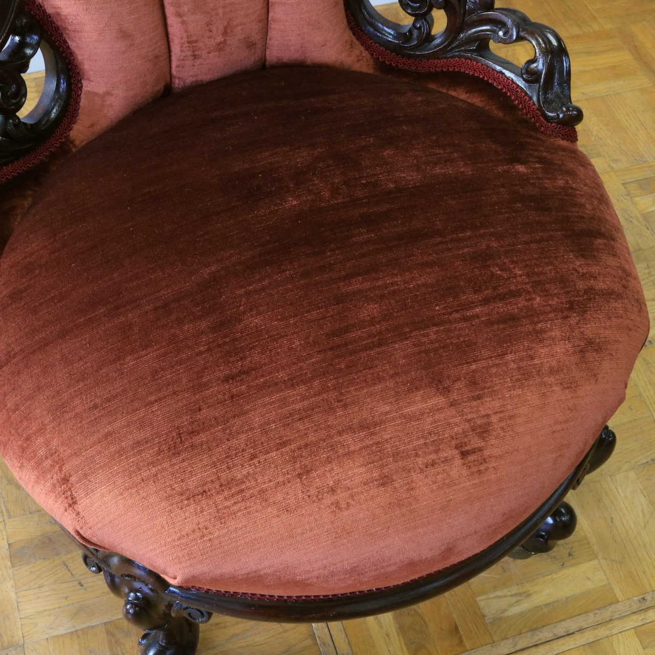 ナーシングチェアー