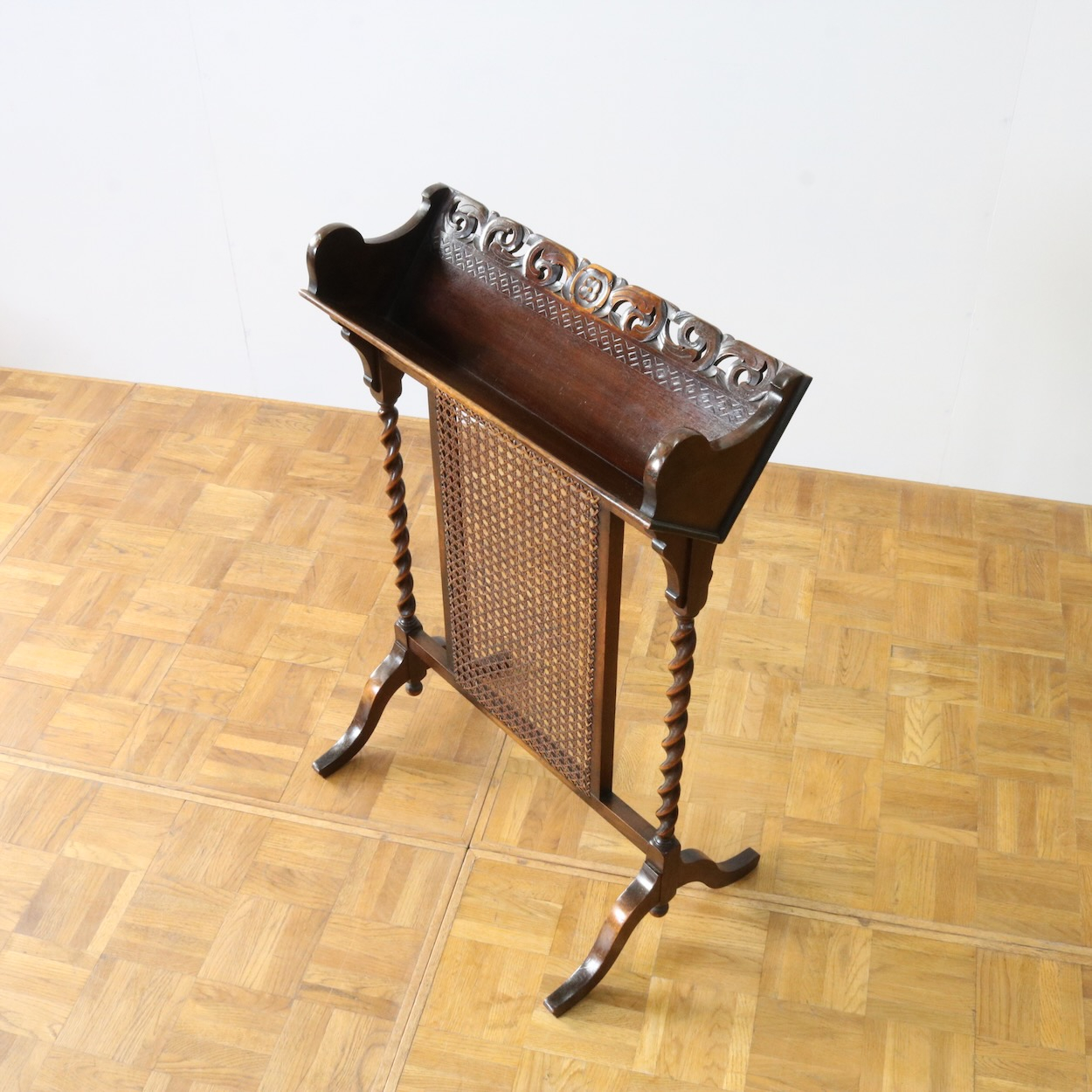 マガジンラック