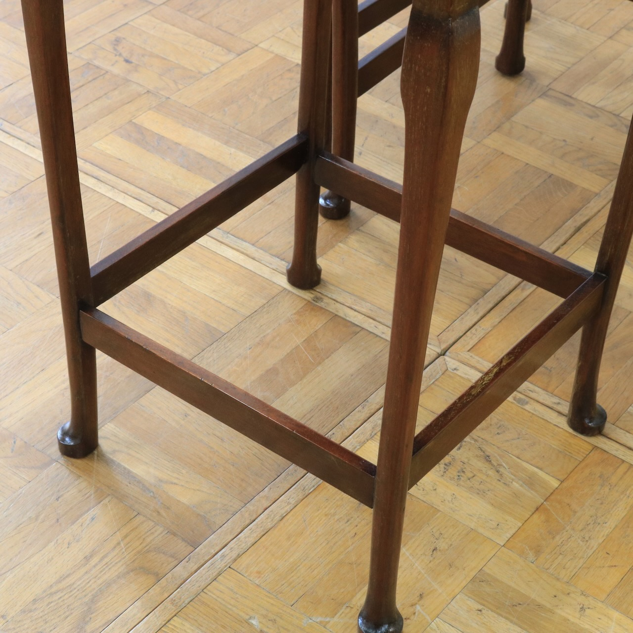 ネストテーブル