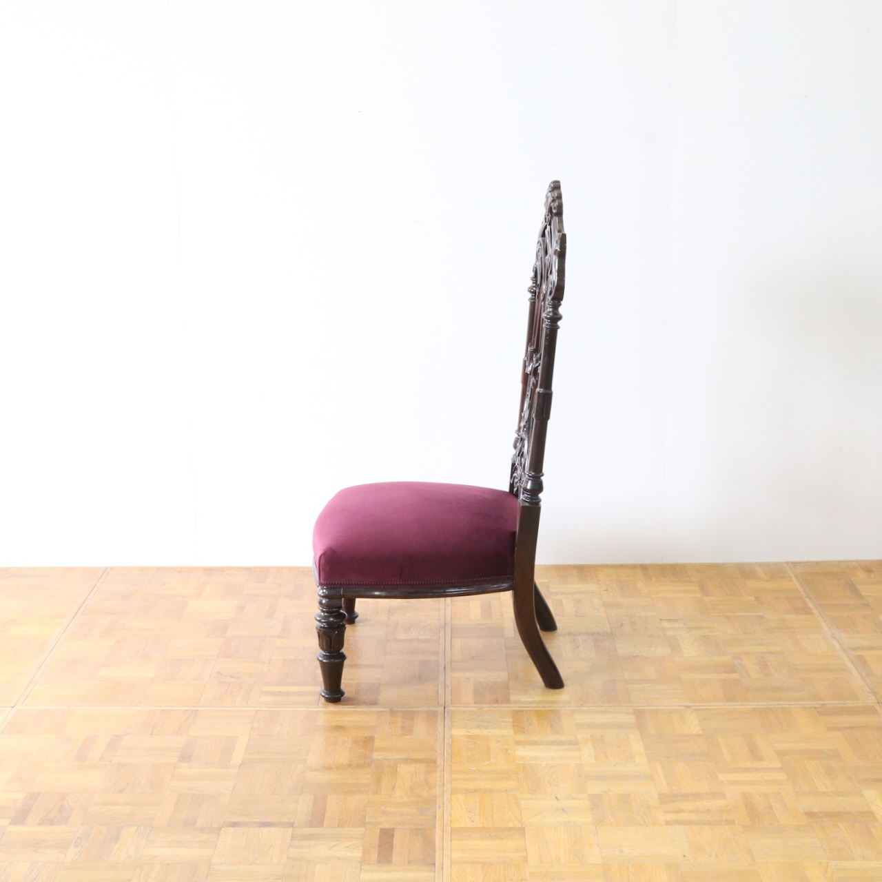 ナーシングチェアー