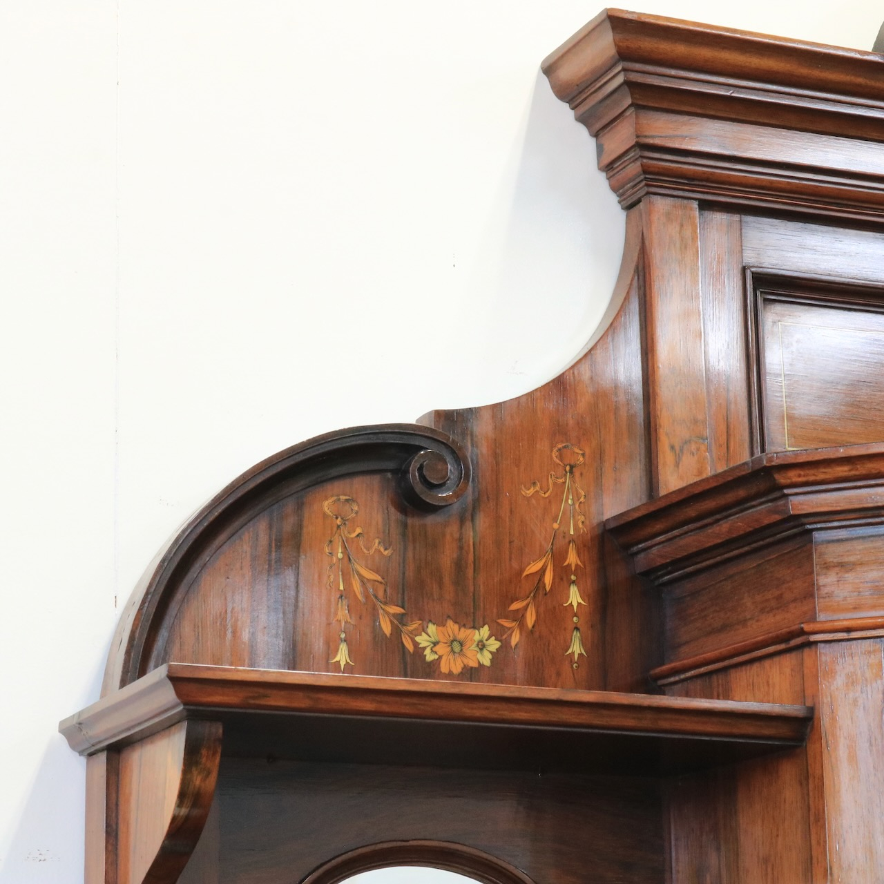 ミラーバックサイドボード