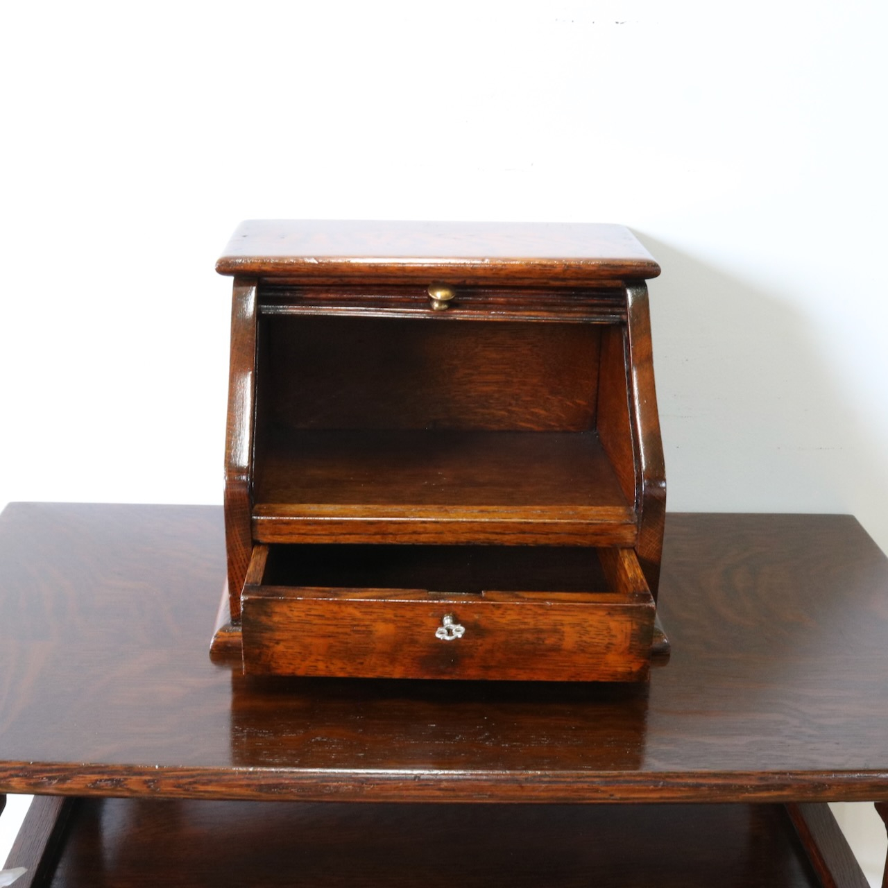 ファイリングキャビネット