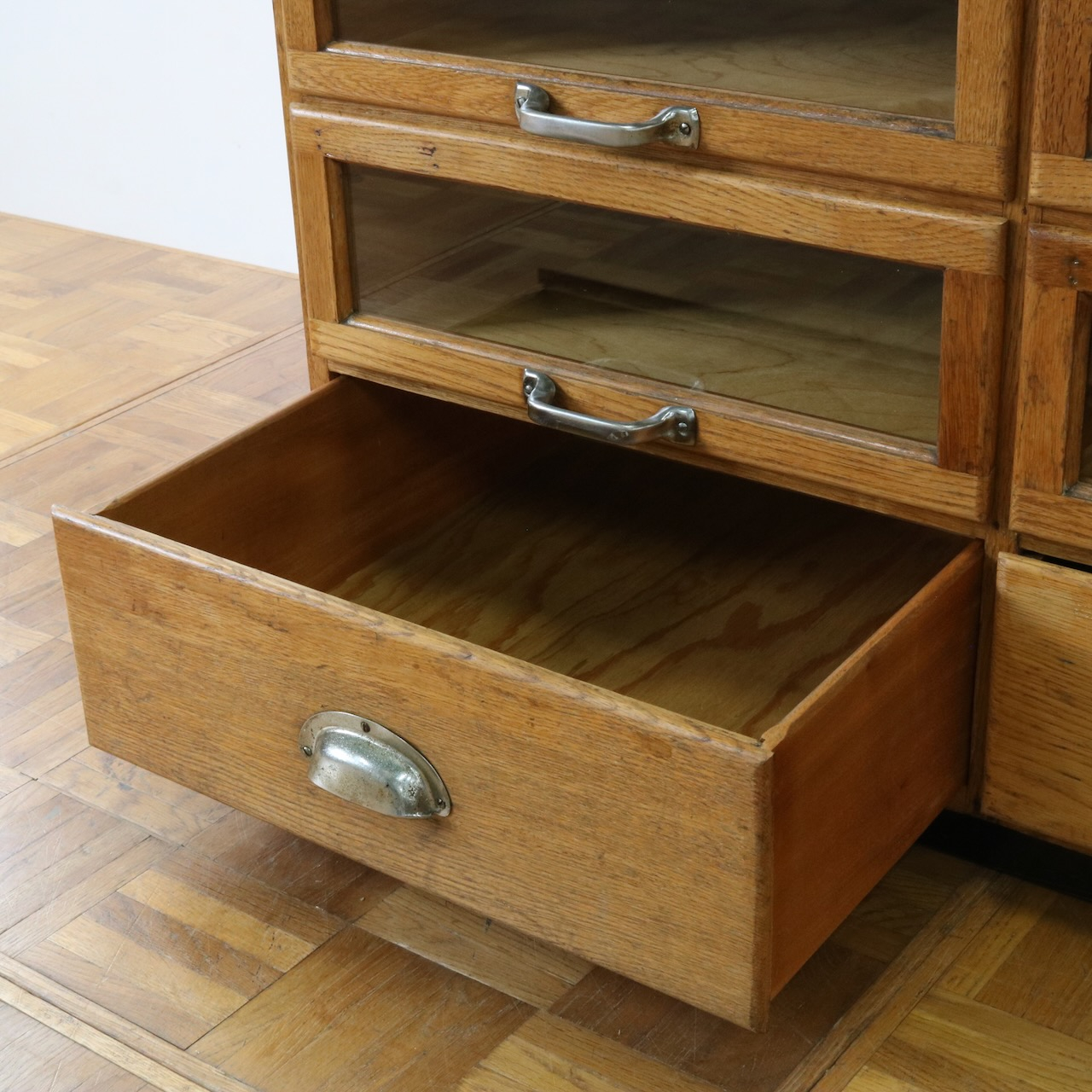 シャツキャビネット