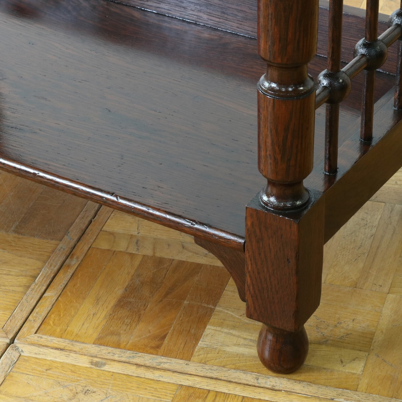 サイドテーブル