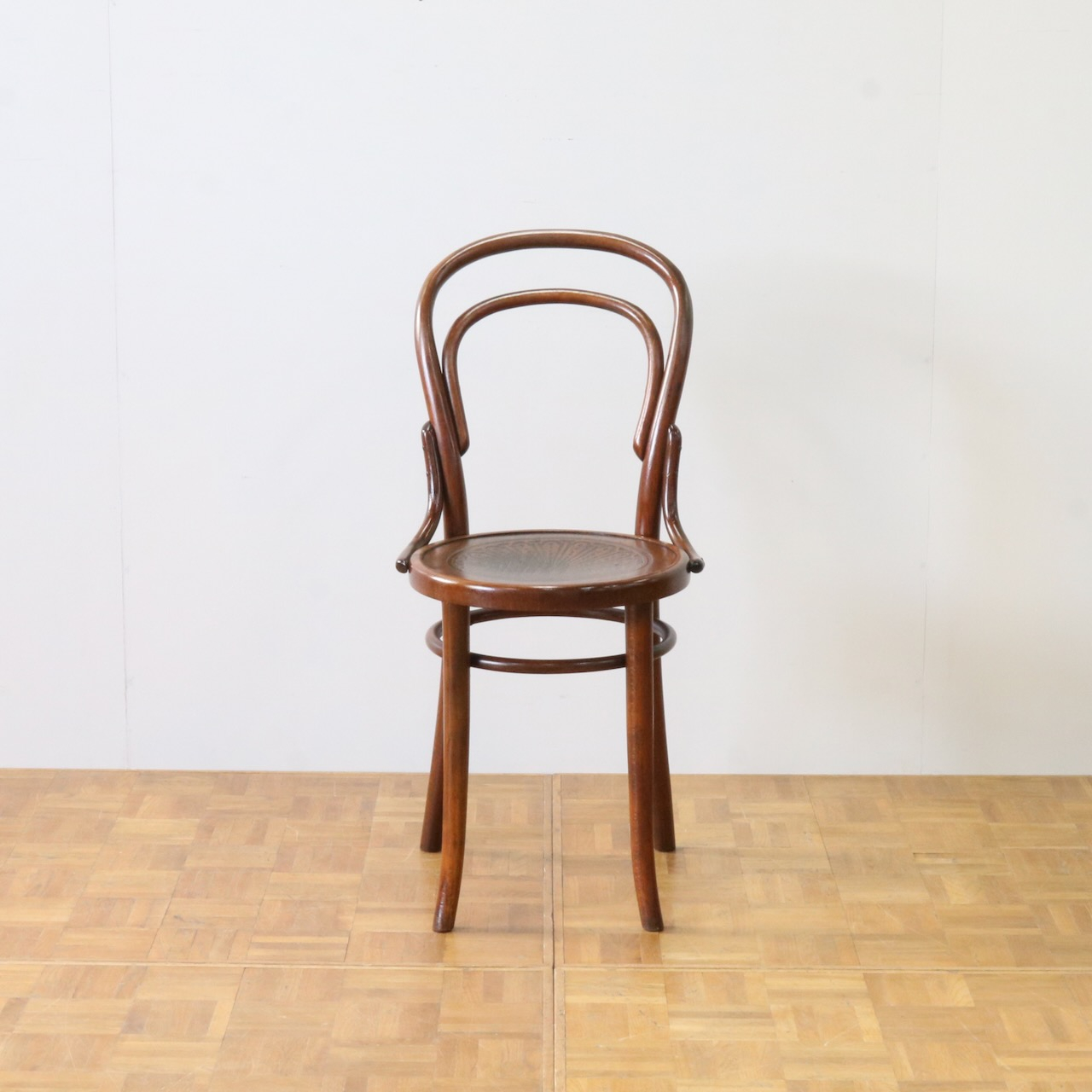 ベントウッドチェアー