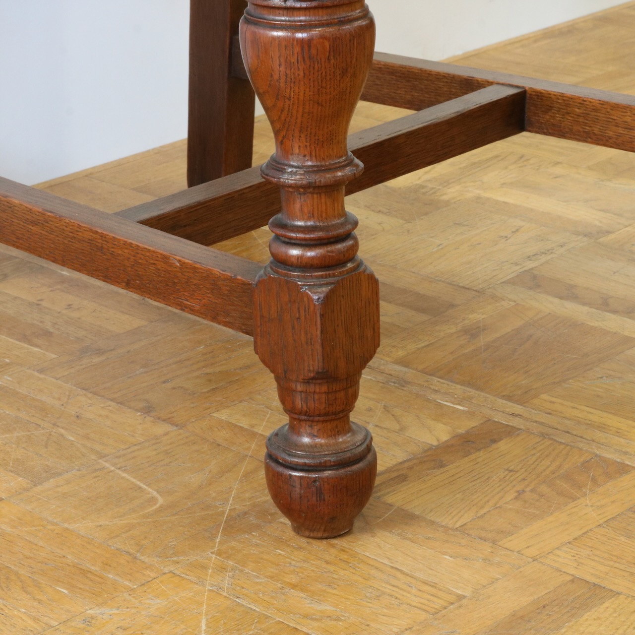 ホールチェアー