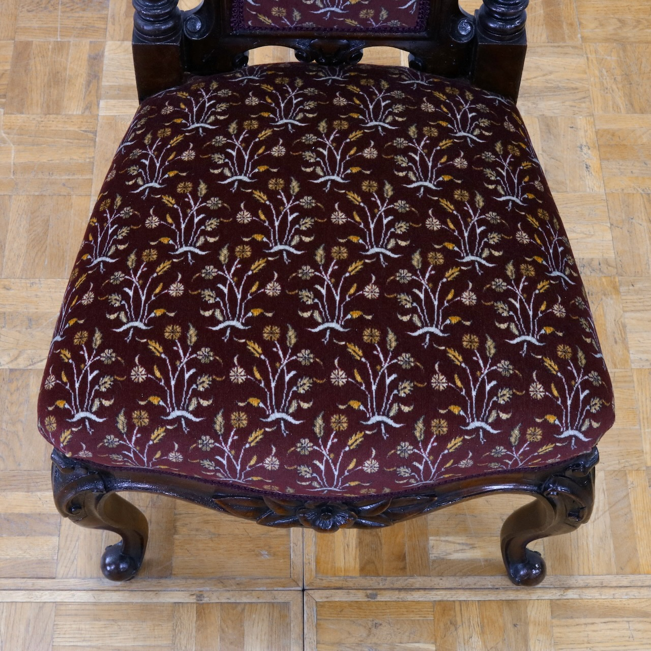 ナーシングチェアー