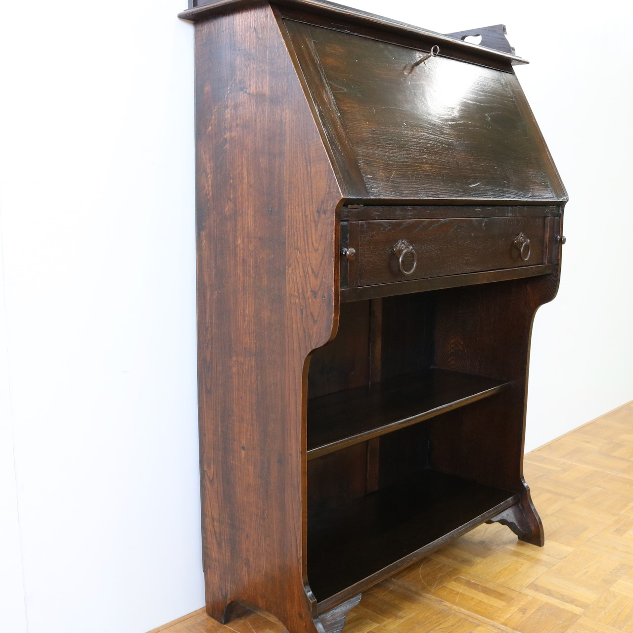 スチューデントビューロー