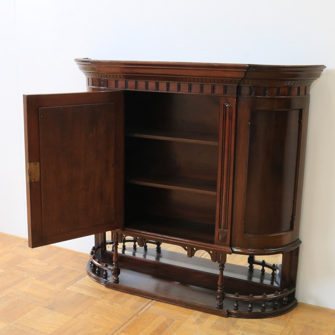 ウォールキャビネット