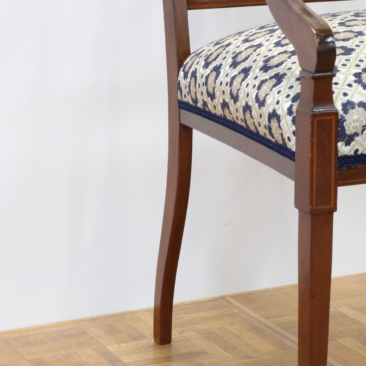 アームチェアー