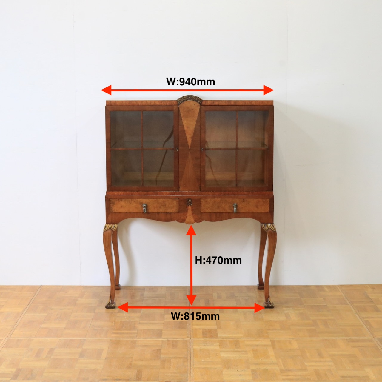 グラスキャビネット