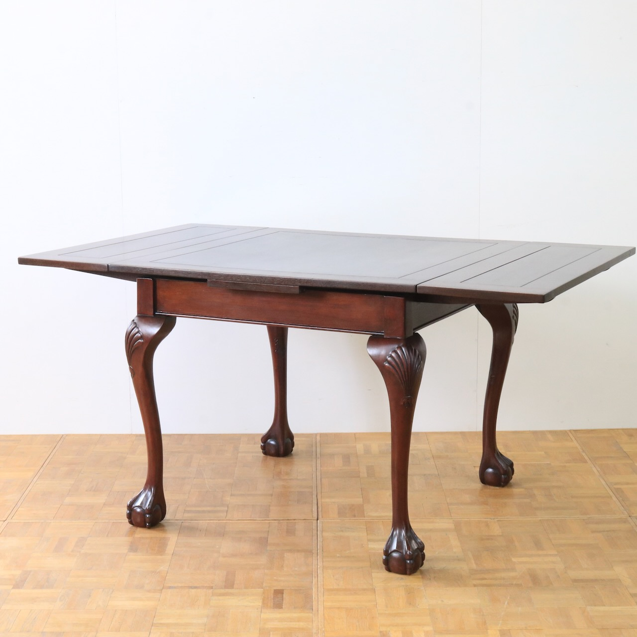 ドローリーフテーブル