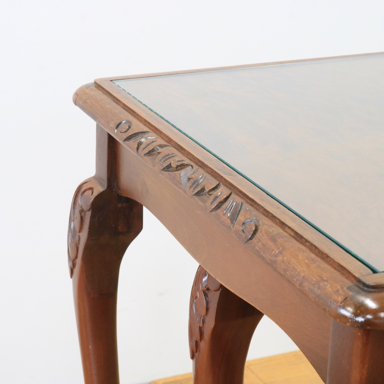 ネストテーブル