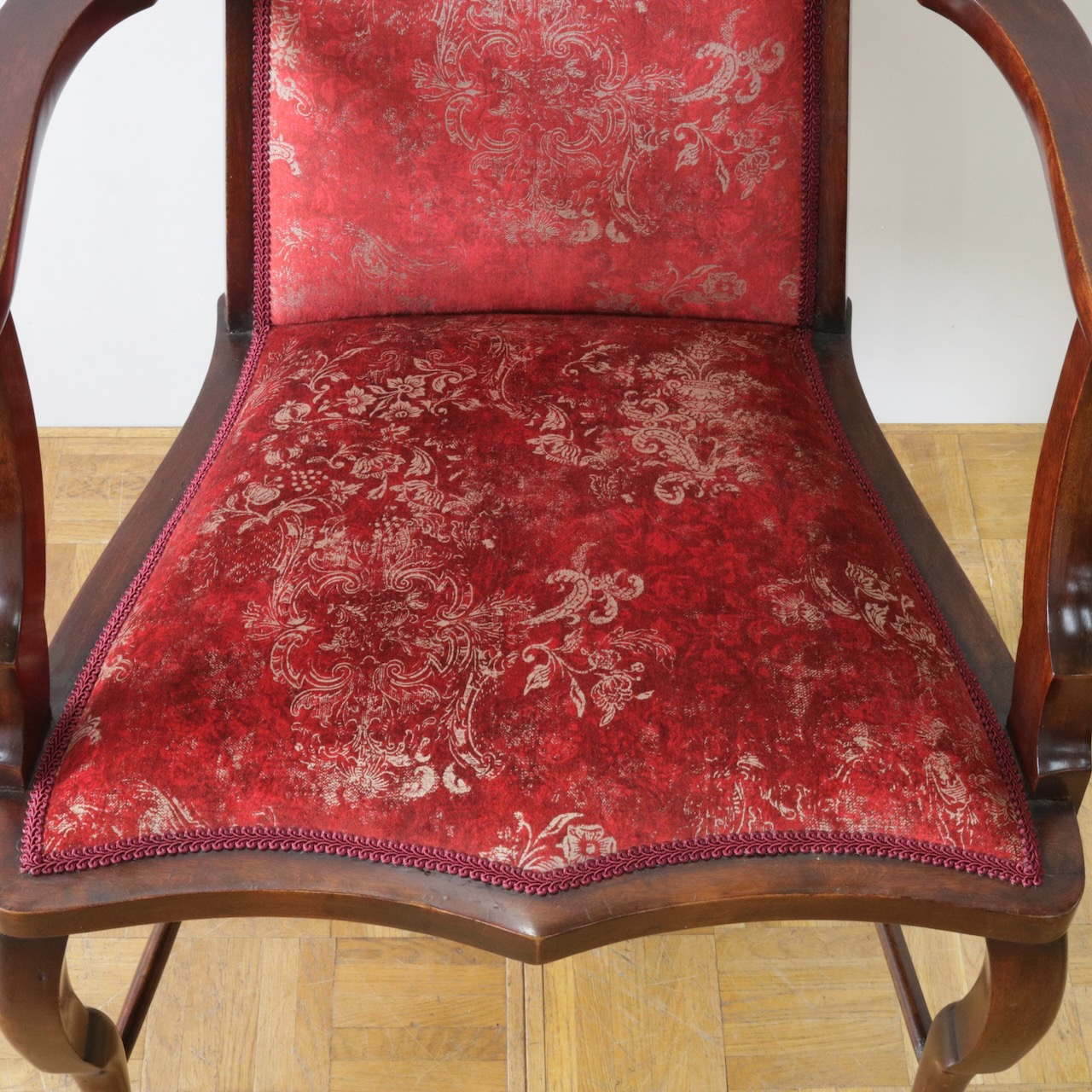 アームチェアー