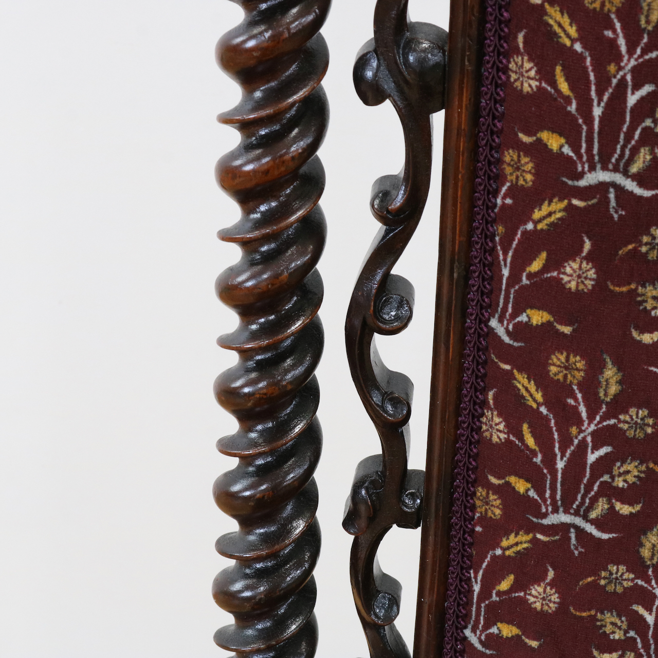 ナーシングチェアー