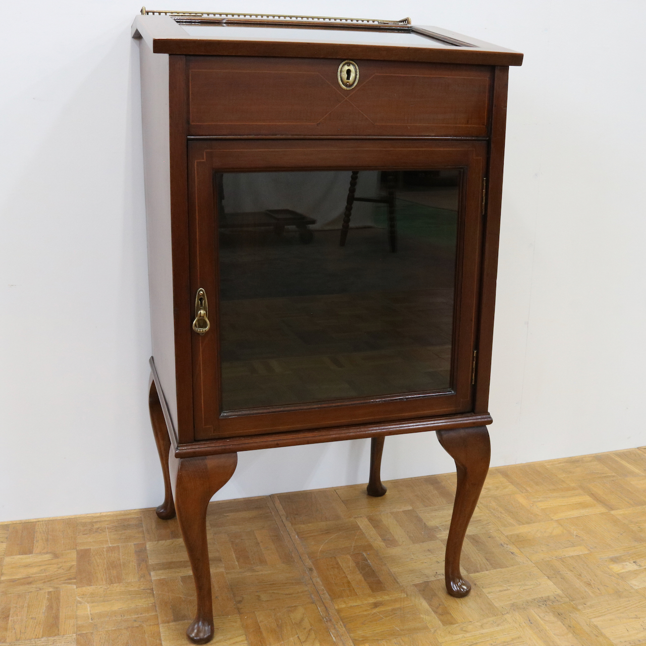 ジュエリーキャビネット