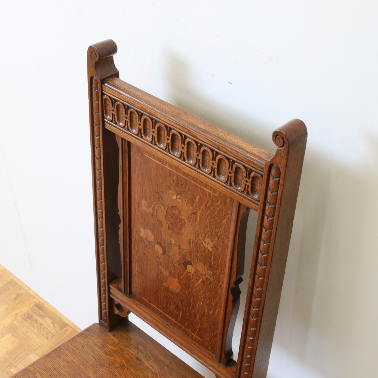 ホールチェアー