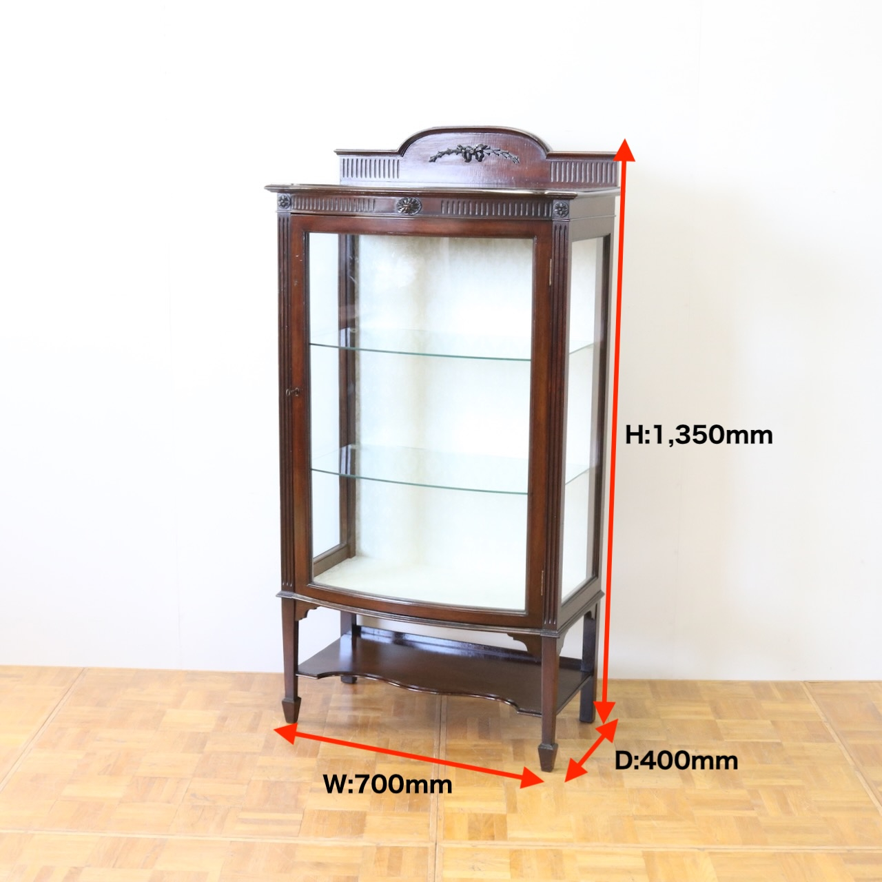 グラスキャビネット