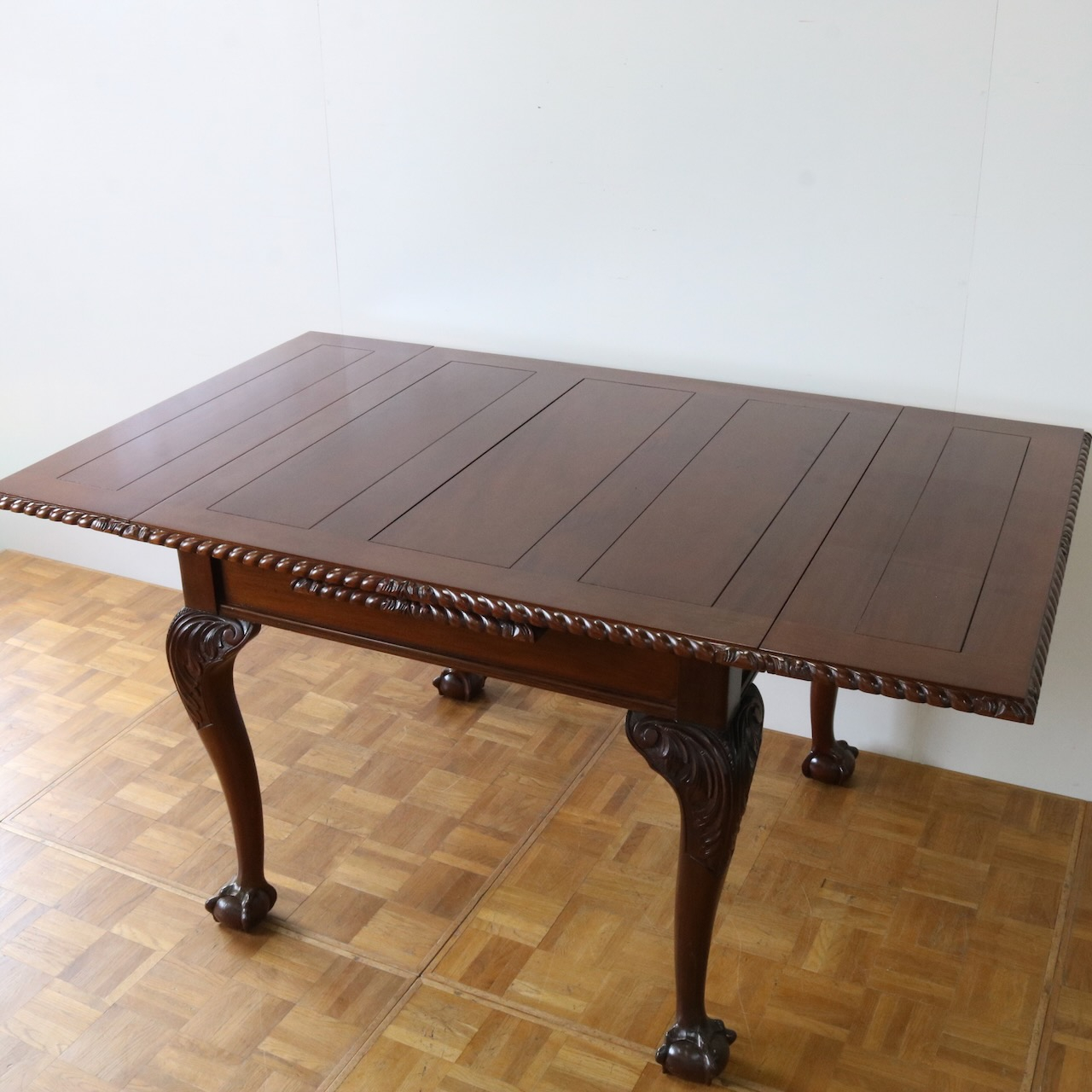 ドローリーフテーブル