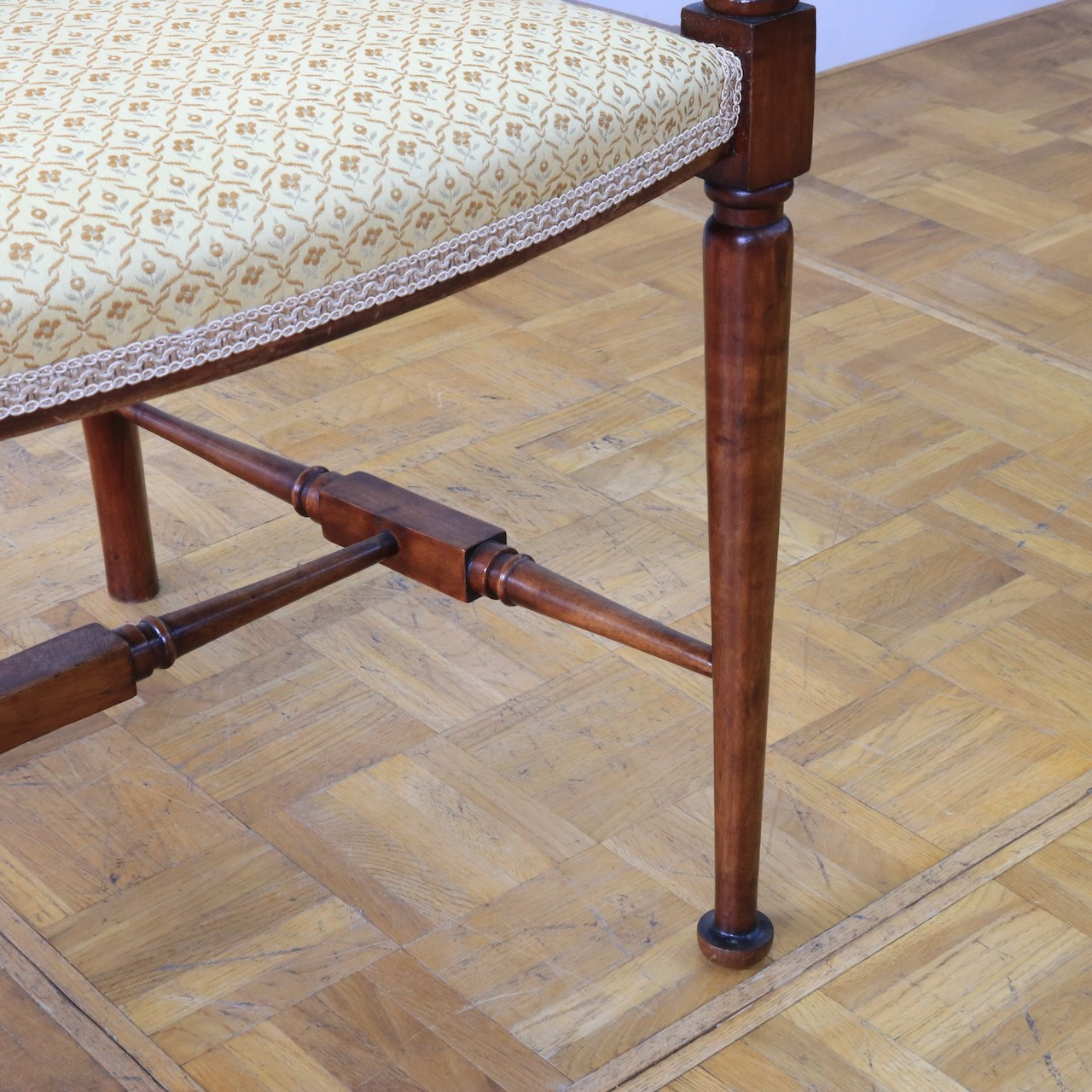 アームチェアー