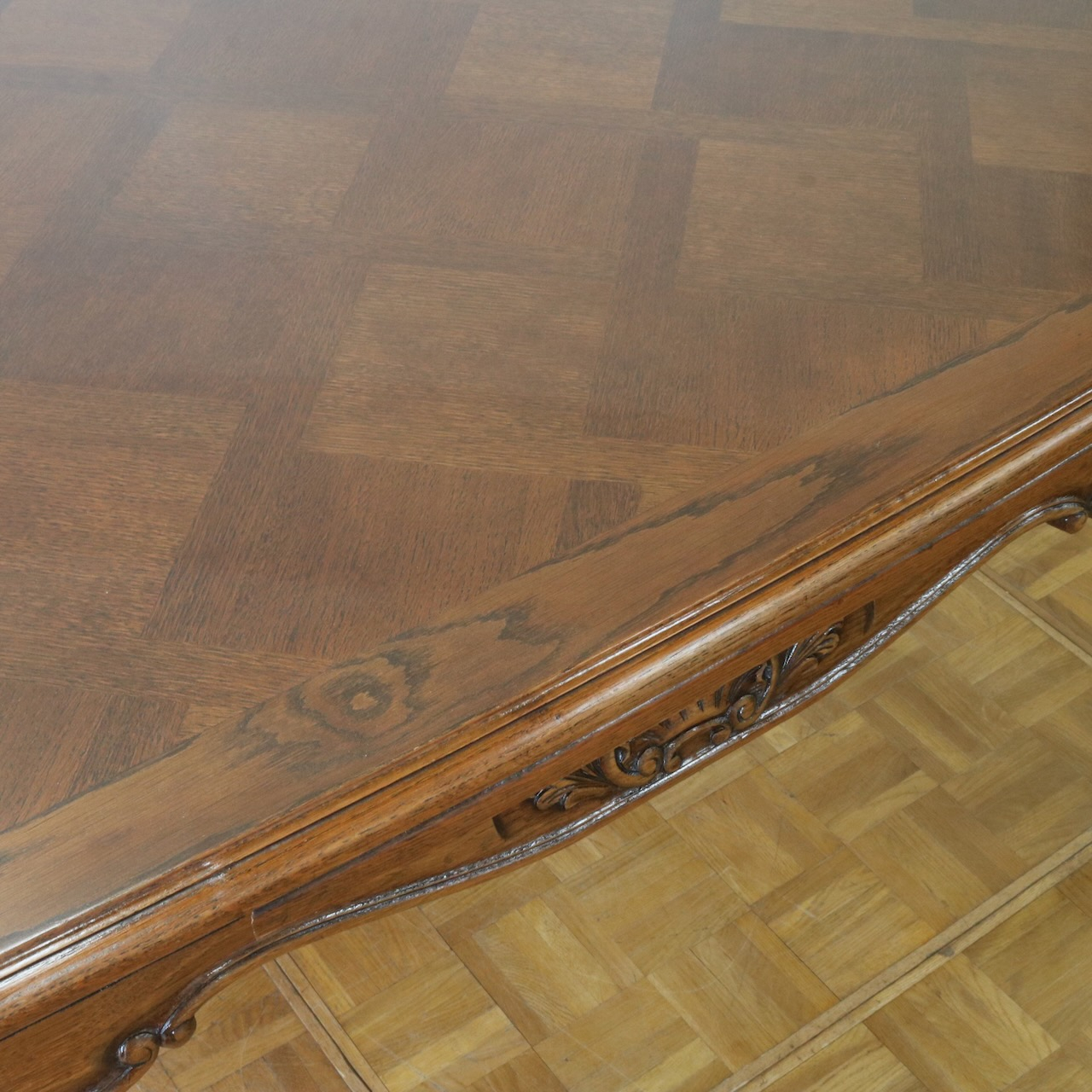 ドローリーフテーブル