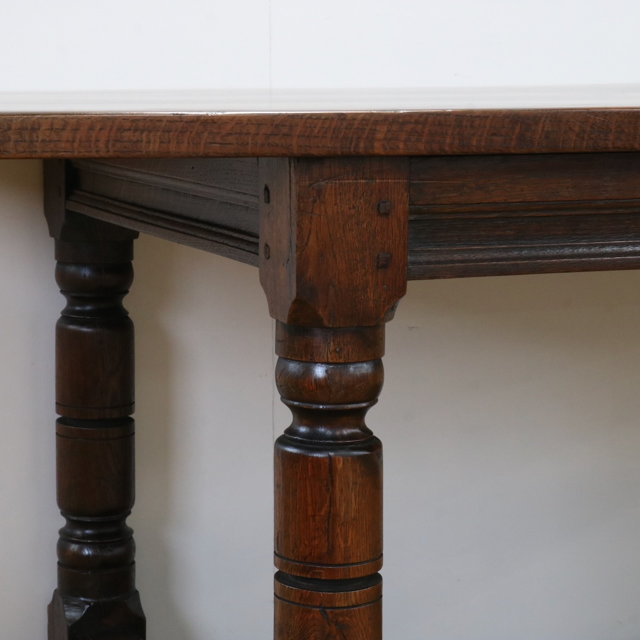 ダイニングテーブル