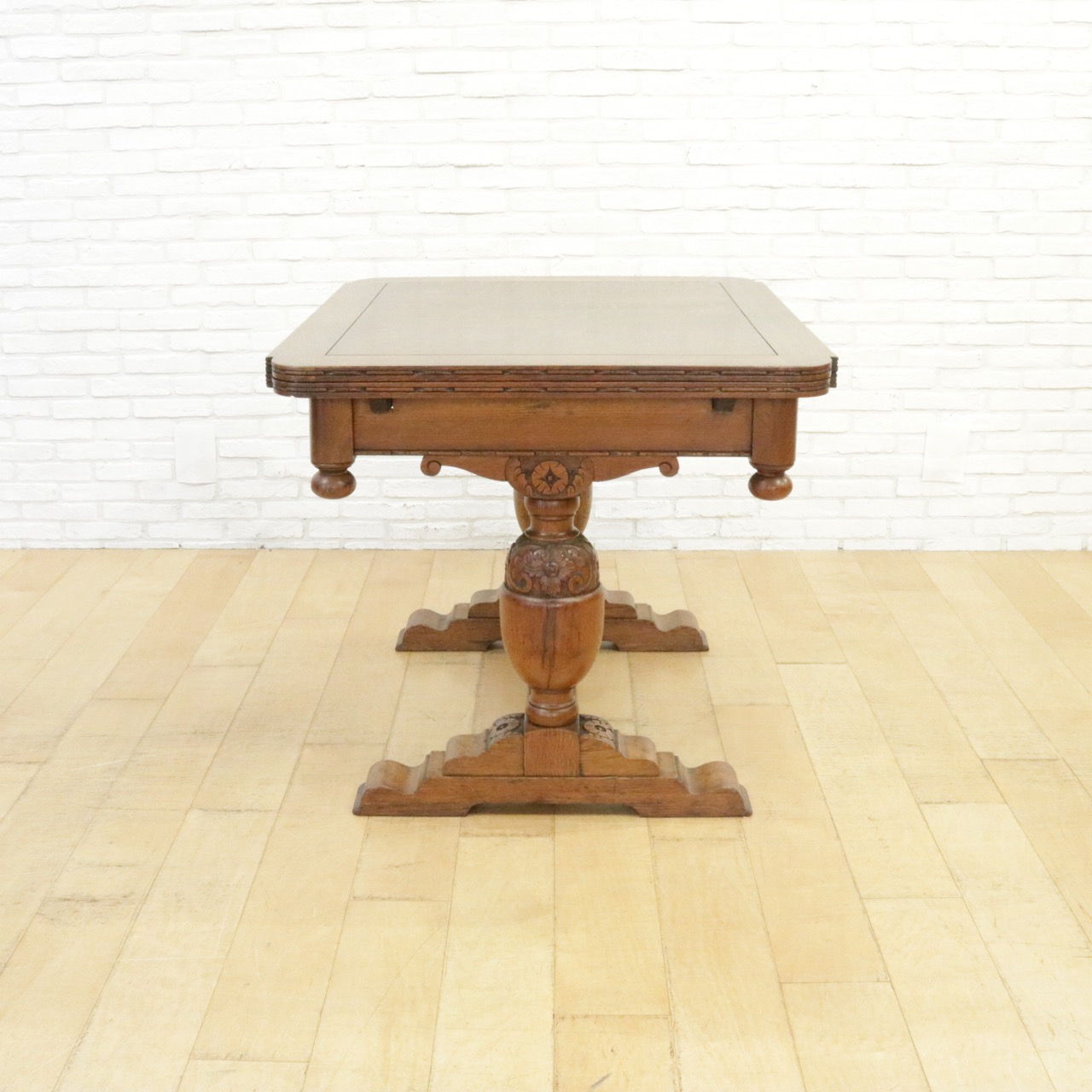 ドローリーフテーブル