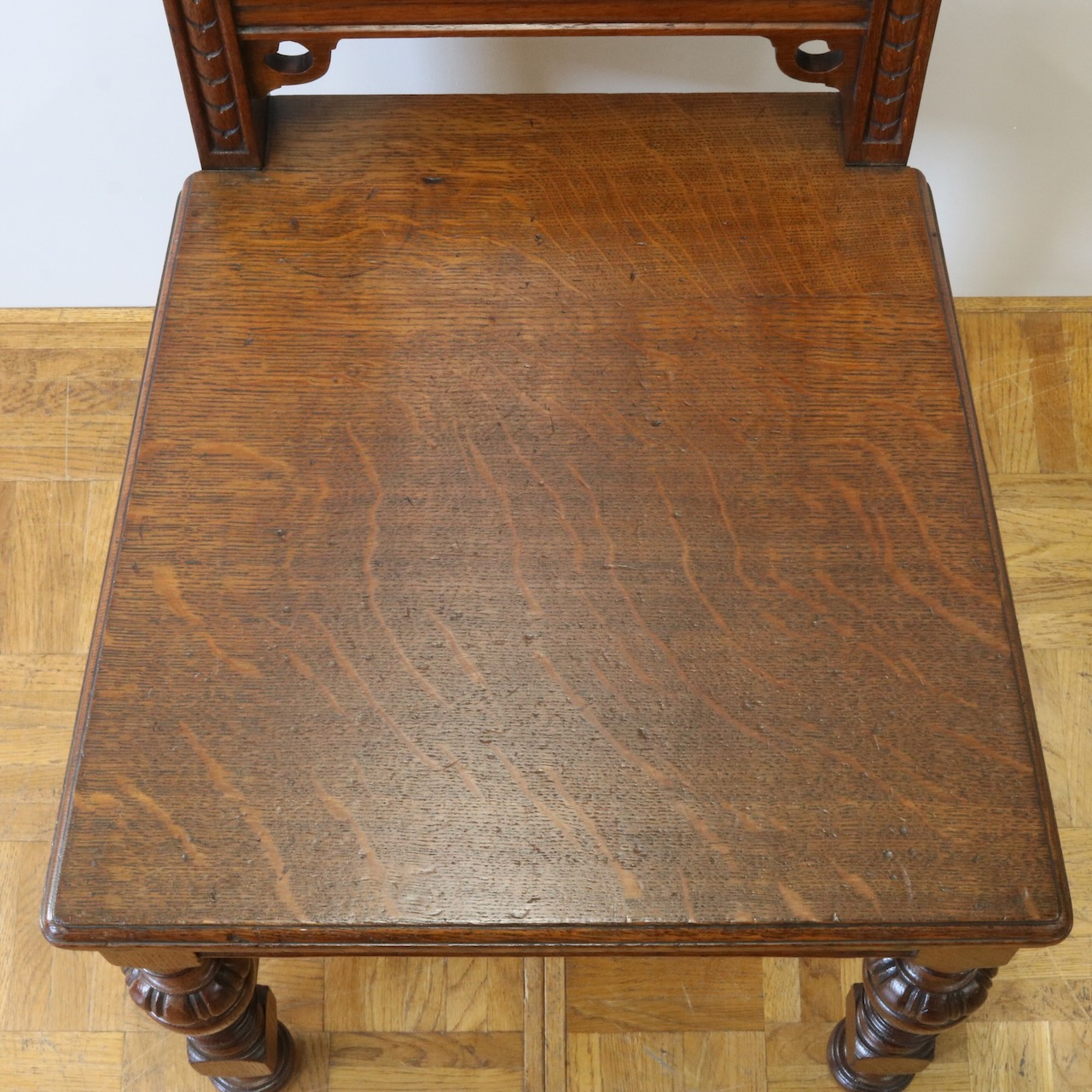 ホールチェアー