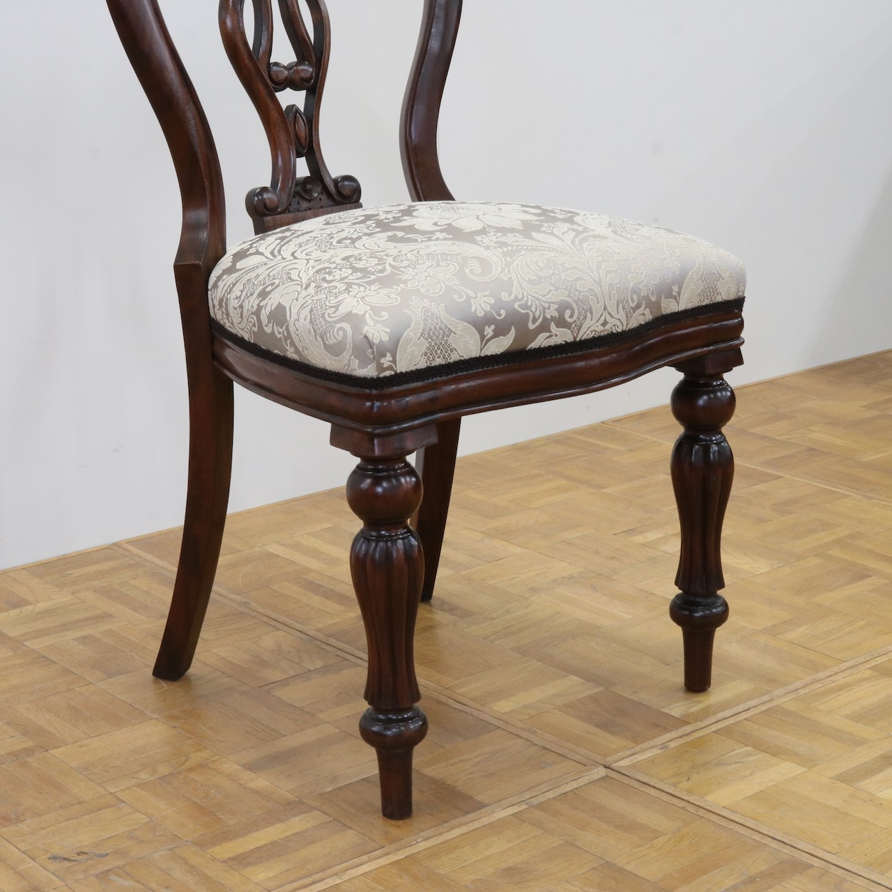 サイドチェアー